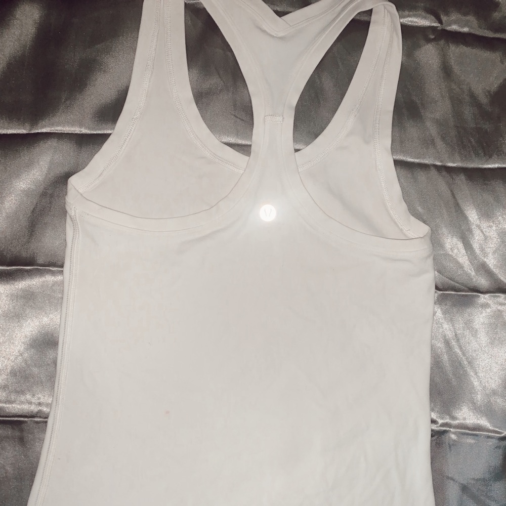 Lululemon nulu racetrack size 4